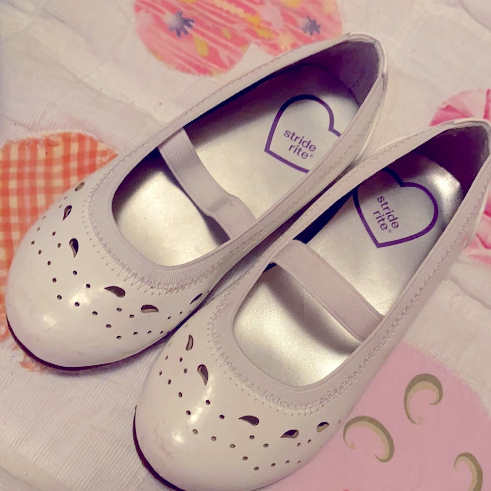 Toddler size 8 1/2 stride rite dress shoes. Pair with a nice Christmas dress.